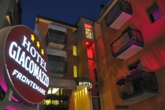 hotel_giacomazzo_frontemare_notte